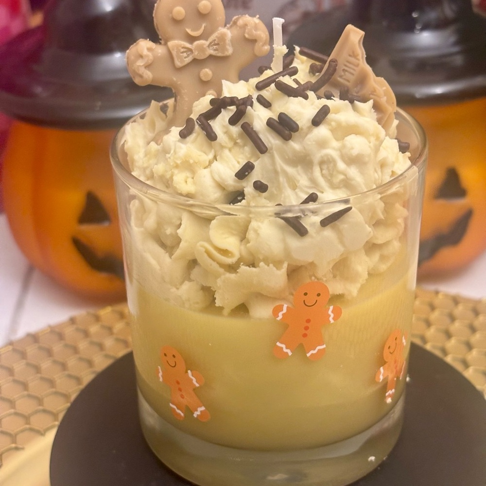Gingerbread Dream Candle